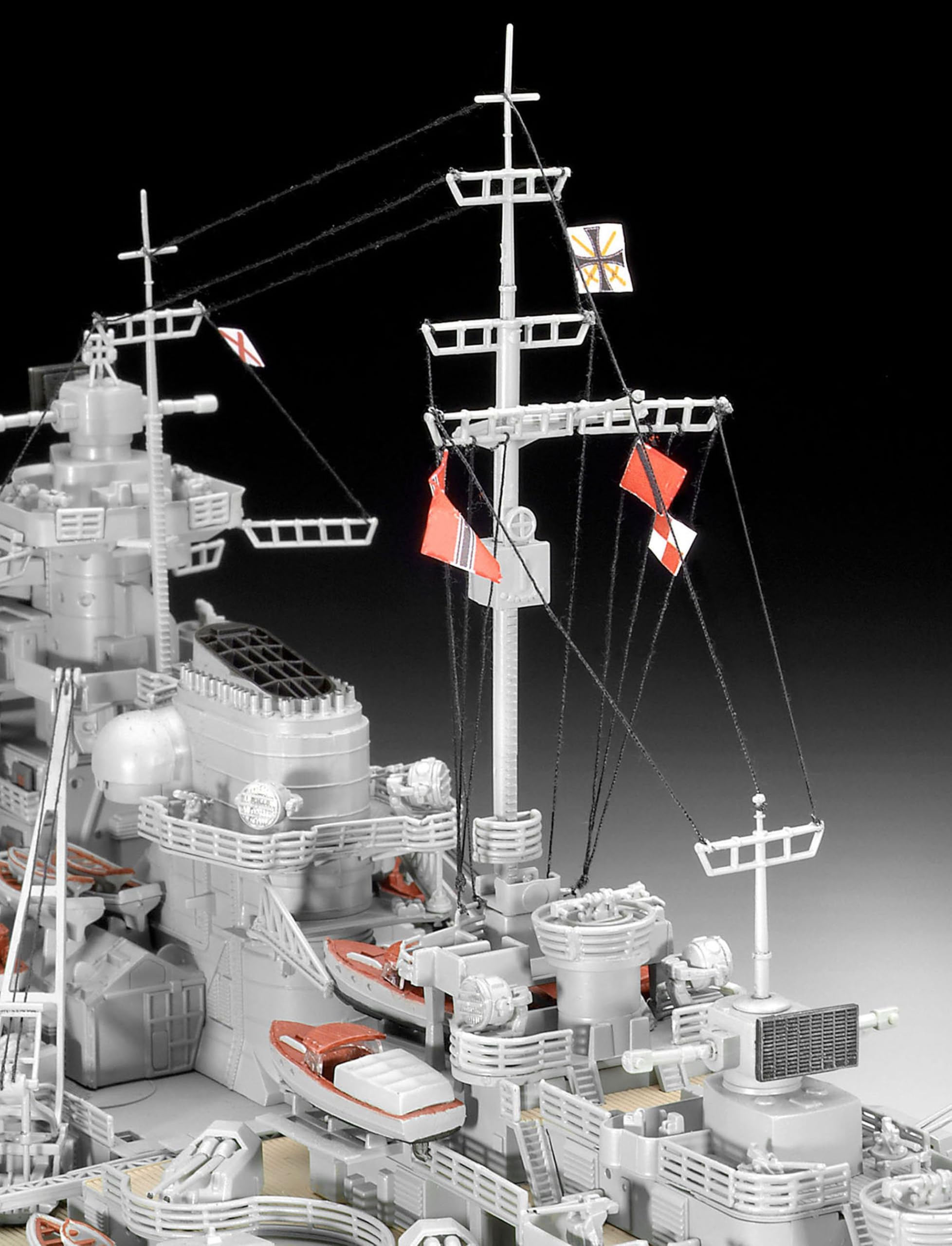 Amazon | ドイツレベル(Revell) 1/350 ドイツ海軍戦艦 ビスマルク